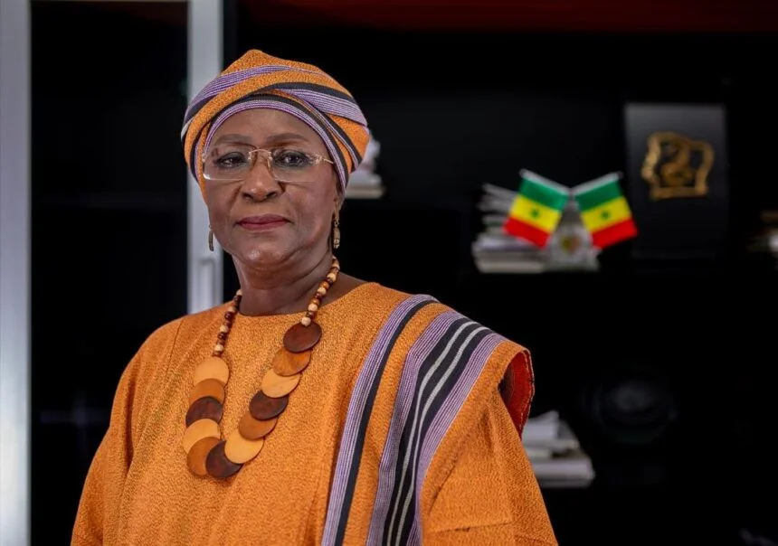 CRISE À L’UCAD : PR. AMSATOU SOW SIDIBÉ POINTE LES FAILLES DU SYSTÈME UNIVERSITAIRE