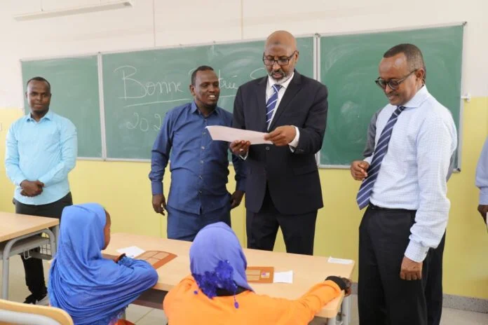 Le recrutement de 2 527 enseignants pour la rentrée scolaire contesté par le G7